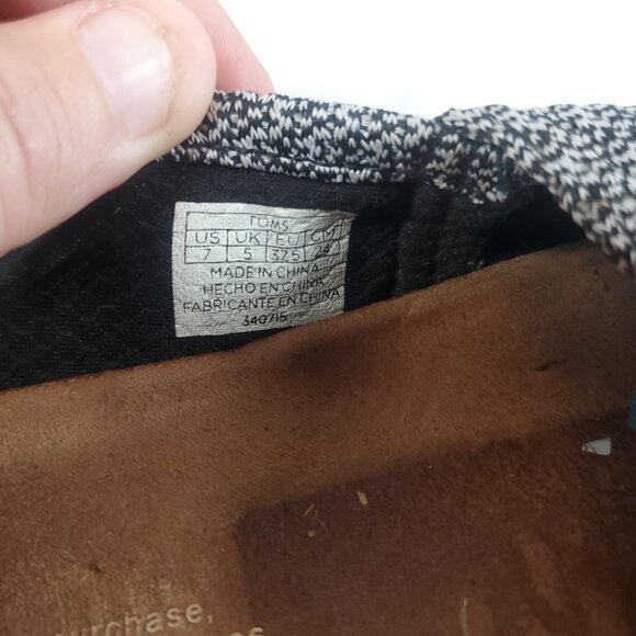 Womens Toms Black White Chevron Pattern Slide On Shoes Sz W7 - Picture 6 of 8